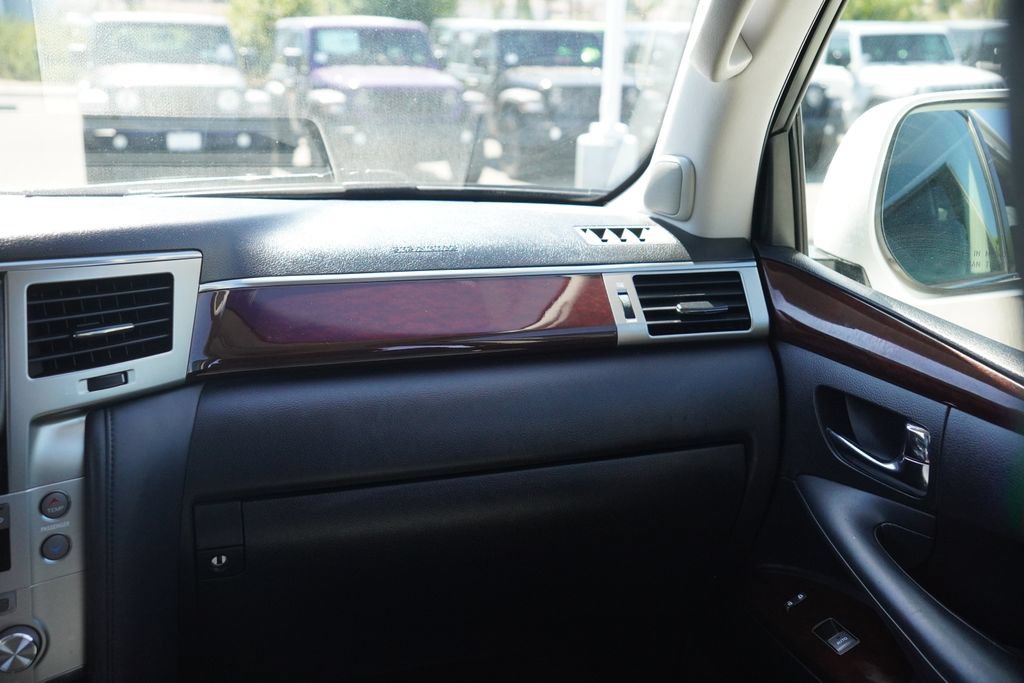 Used 2014 Lexus LX 570 4WD w/ Luxury Package image 36