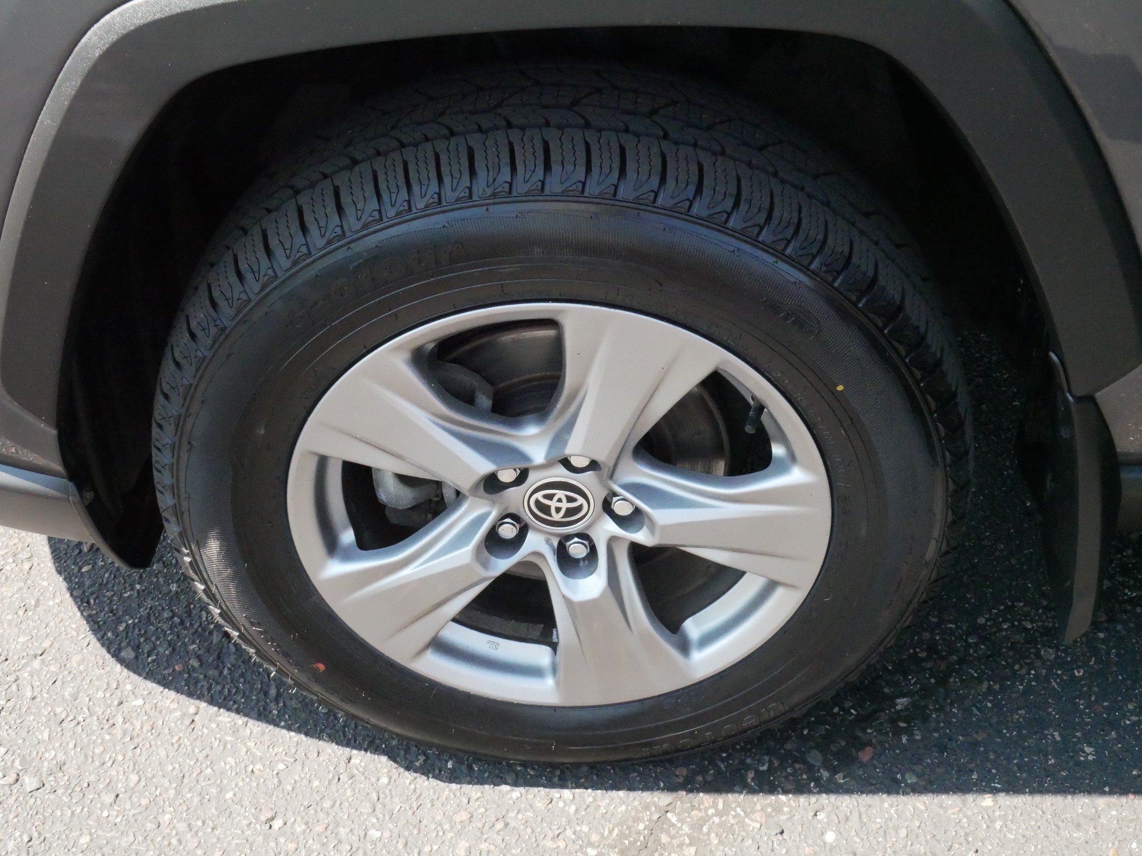 Used 2023 Toyota RAV4 XLE AWD/4WD image 15