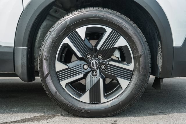 Used 2025 Nissan Kicks SV AWD/4WD image 19