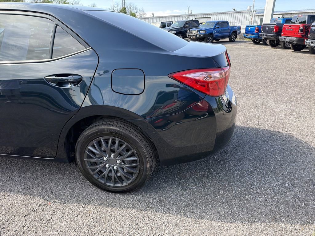 Used 2019 Toyota Corolla LE w/ Carpet Mat Package (TMS) FWD image 7