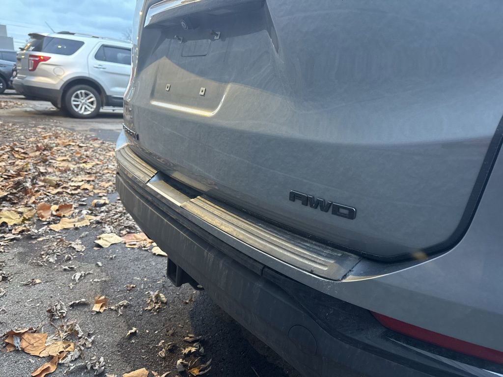 Used 2020 GMC Terrain SLT w/ Preferred Package image 11