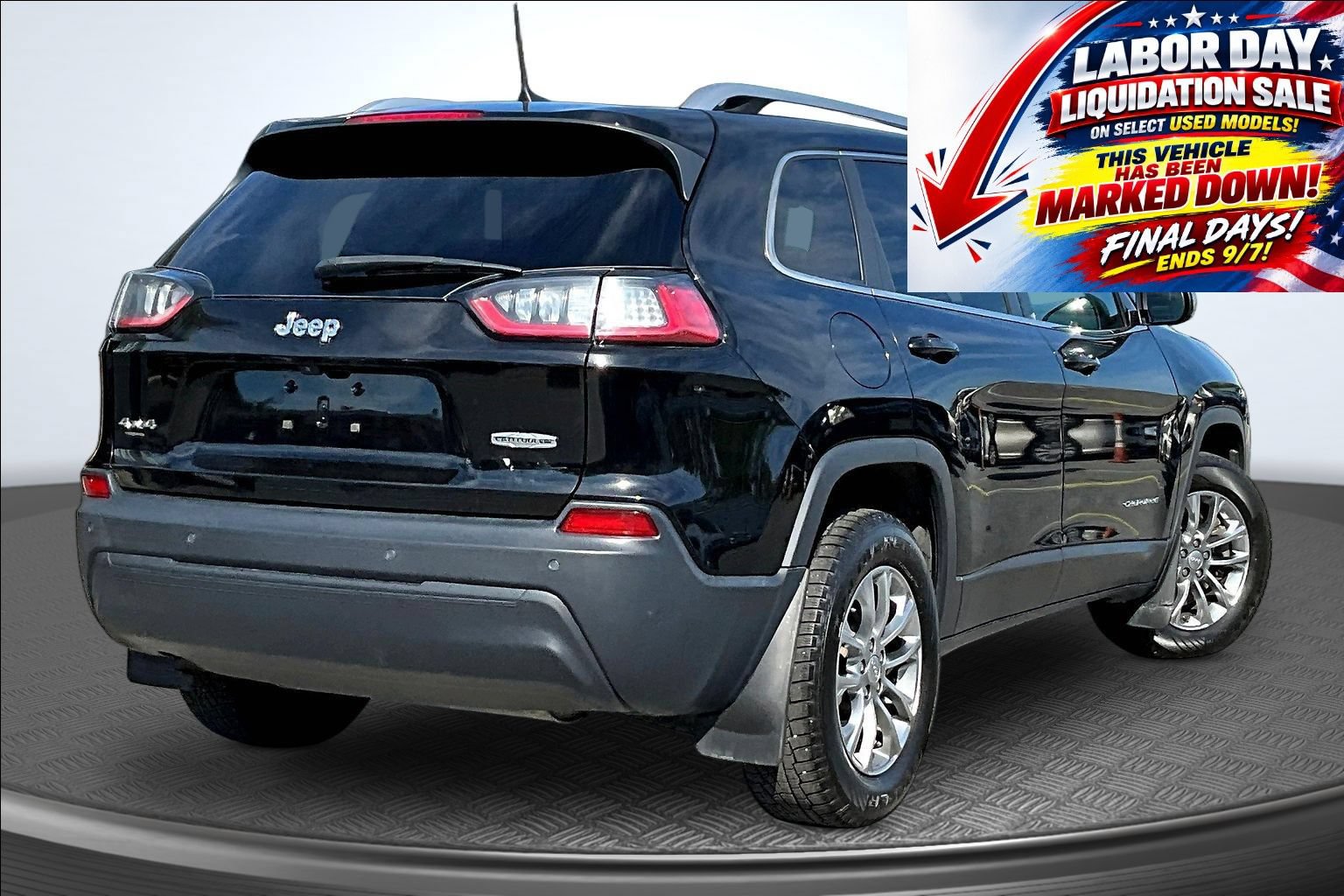 Used 2021 Jeep Cherokee Latitude Plus AWD/4WD image 7