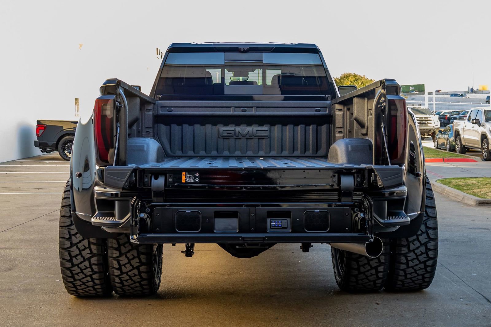 Used 2026 GMC Sierra 3500 Denali Ultimate AWD/4WD image 9