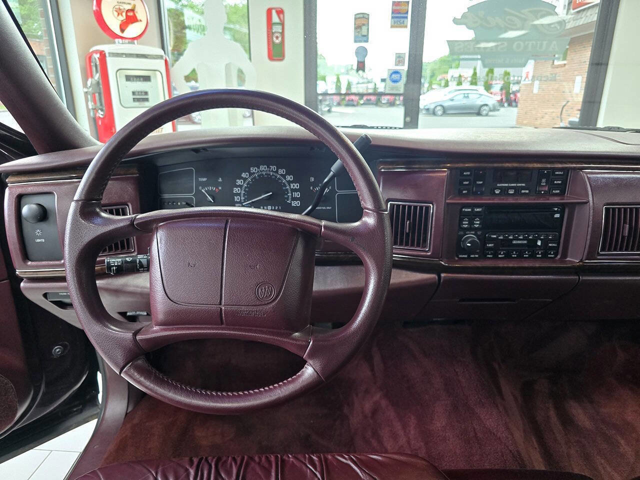 Used 1996 Buick Roadmaster Sedan RWD image 37