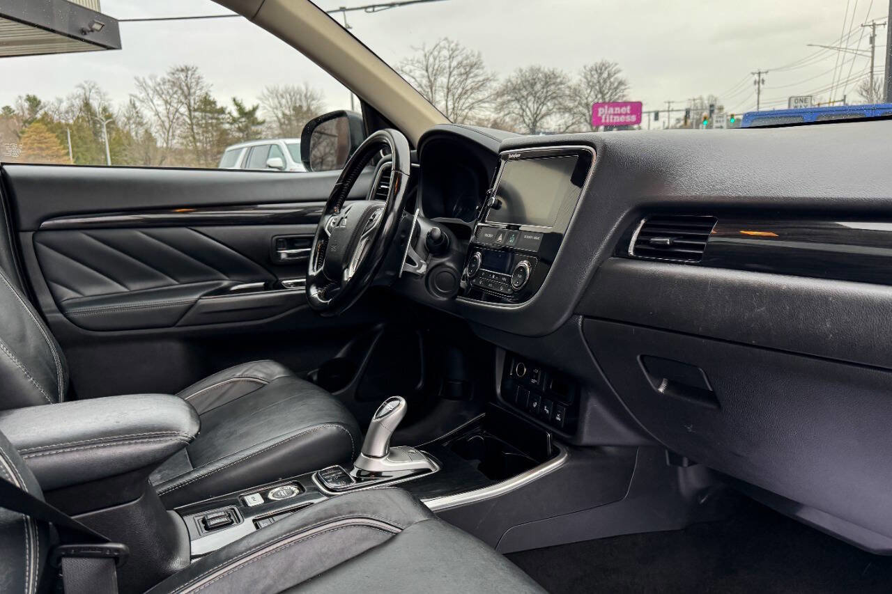 Used 2018 Mitsubishi Outlander GT image 14