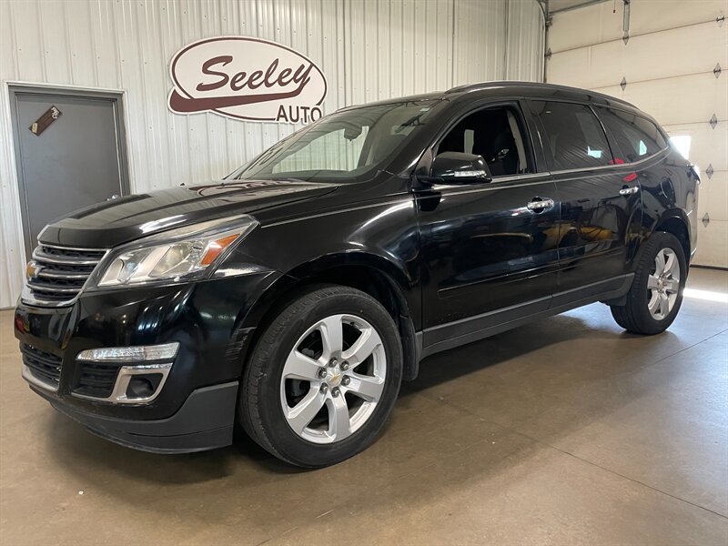 Used 2016 Chevrolet Traverse LT w/ Style and Technology Package FWD image 1