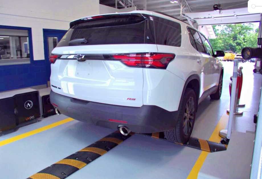 Used 2023 Chevrolet Traverse RS AWD/4WD image 5