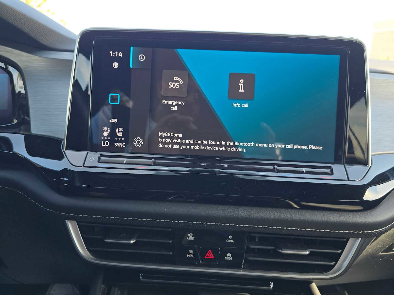 Used 2024 Volkswagen Atlas Cross Sport SE image 25