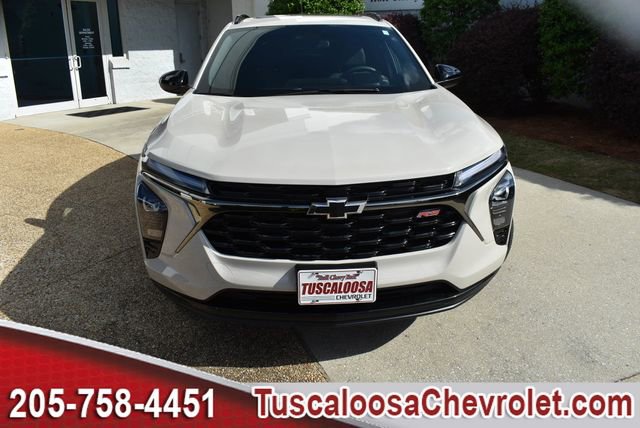 Used 2026 Chevrolet Trax RS w/ Sunroof Package image 4