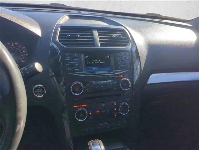 Used 2017 Ford Explorer XLT image 10