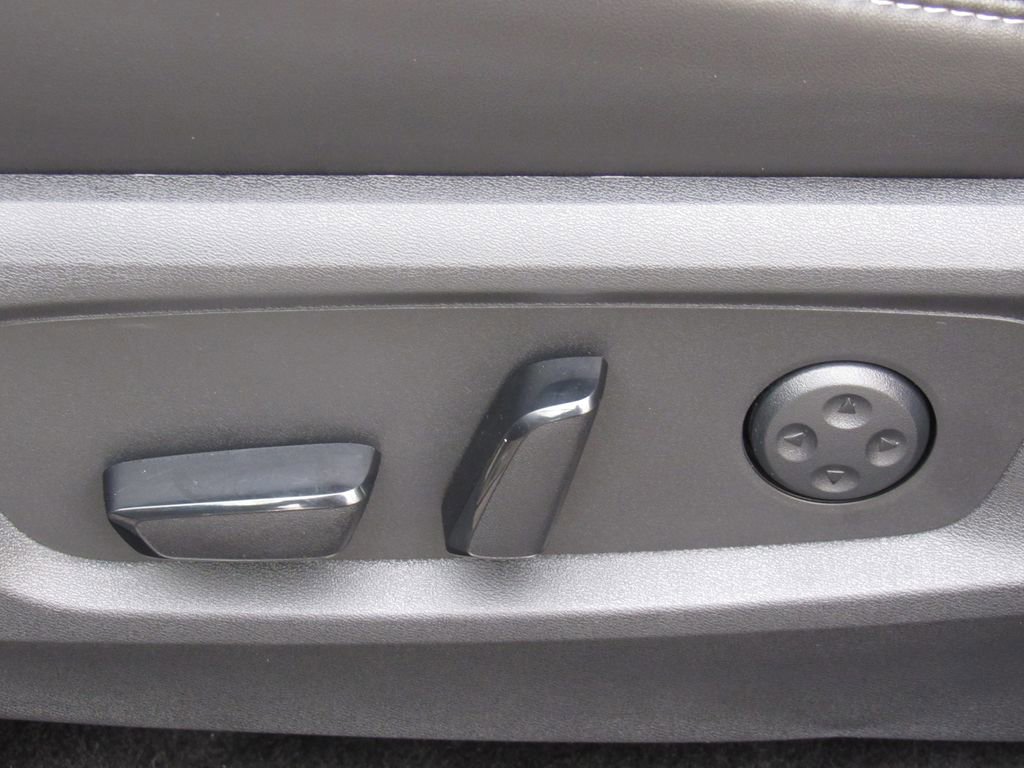 Used 2025 INFINITI QX60 Luxe image 12