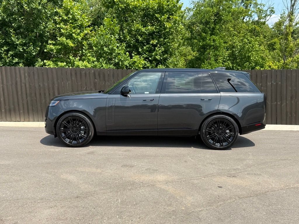 New 2026 Land Rover Range Rover Long Wheelbase SE AWD/4WD image 2