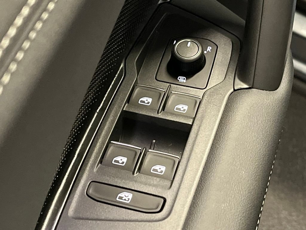 New 2026 Volkswagen Tiguan SE AWD/4WD image 18