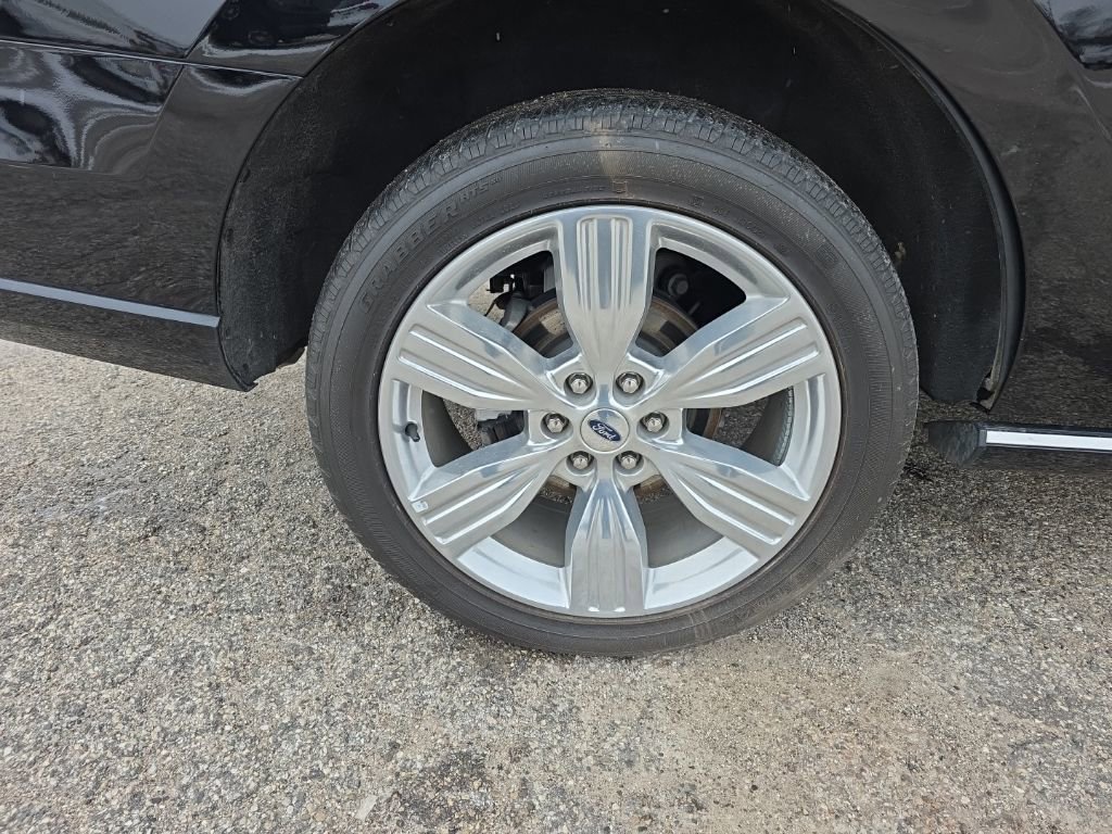 Used 2024 Ford Expedition Platinum image 12