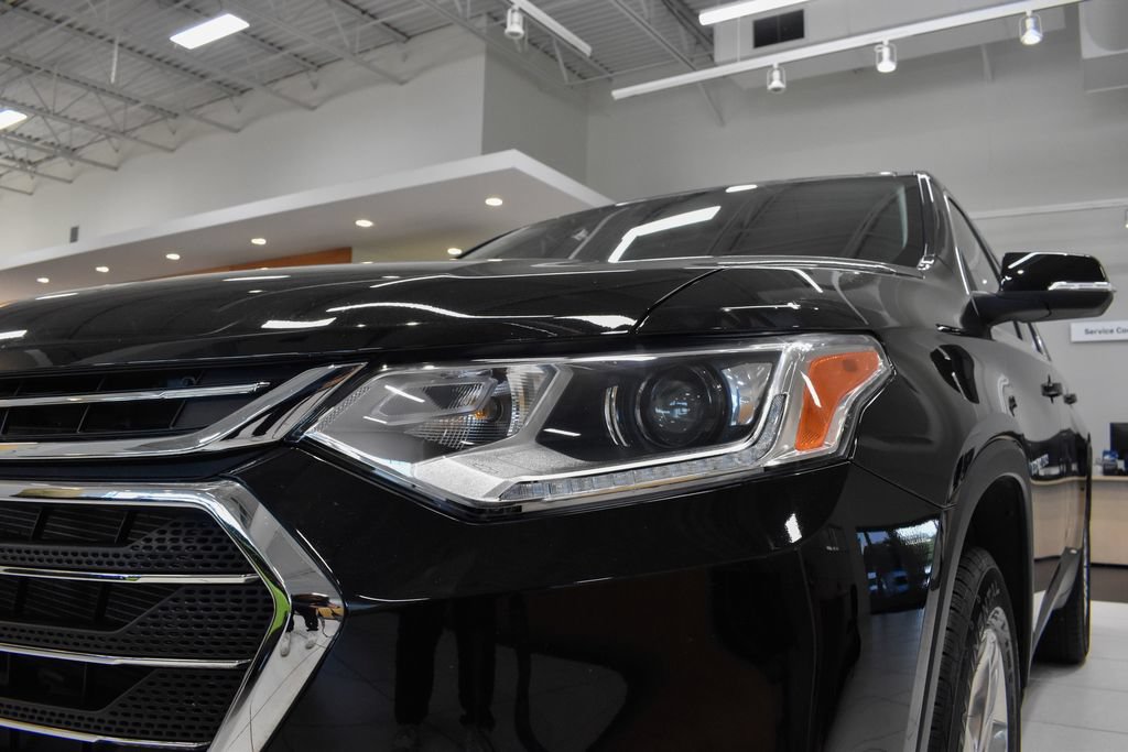 Used 2021 Chevrolet Traverse LT FWD image 11