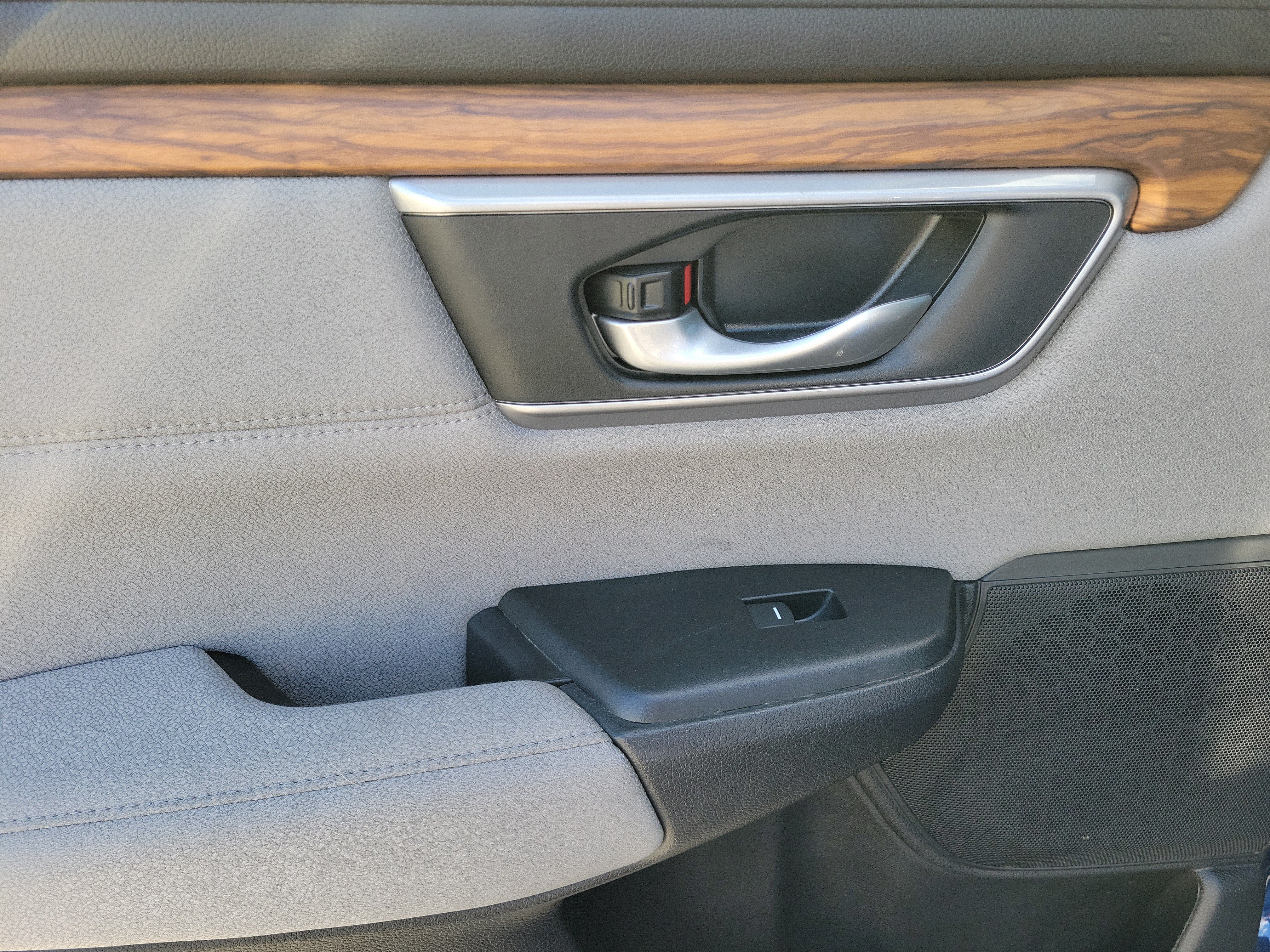 Used 2018 Honda CR-V EX image 15