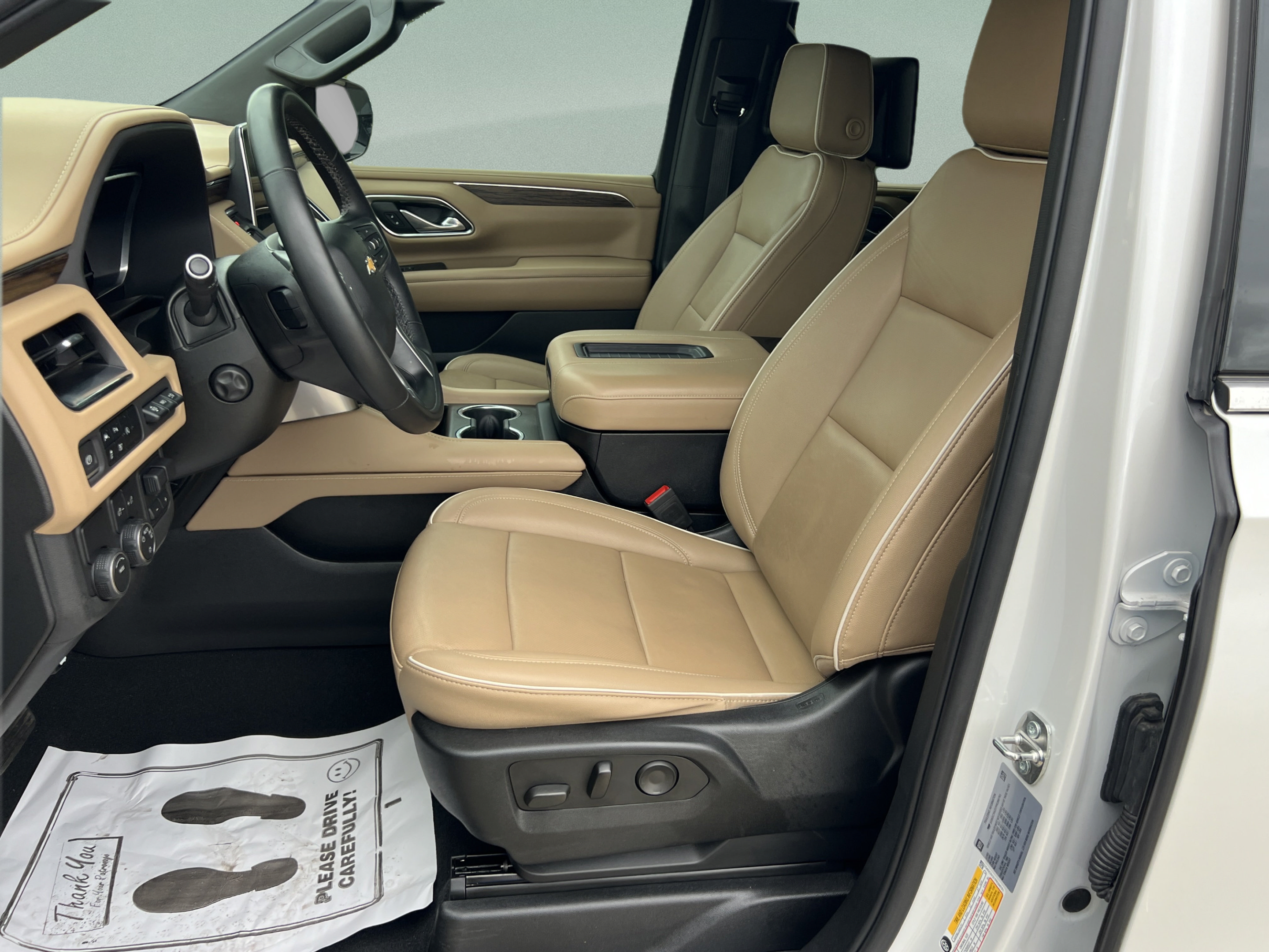 Used 2023 Chevrolet Suburban Premier w/ Premium Package RWD image 9