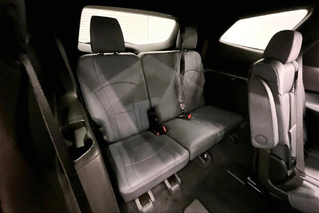 Used 2024 Buick Enclave Essence w/ Experience Buick Package AWD/4WD image 32