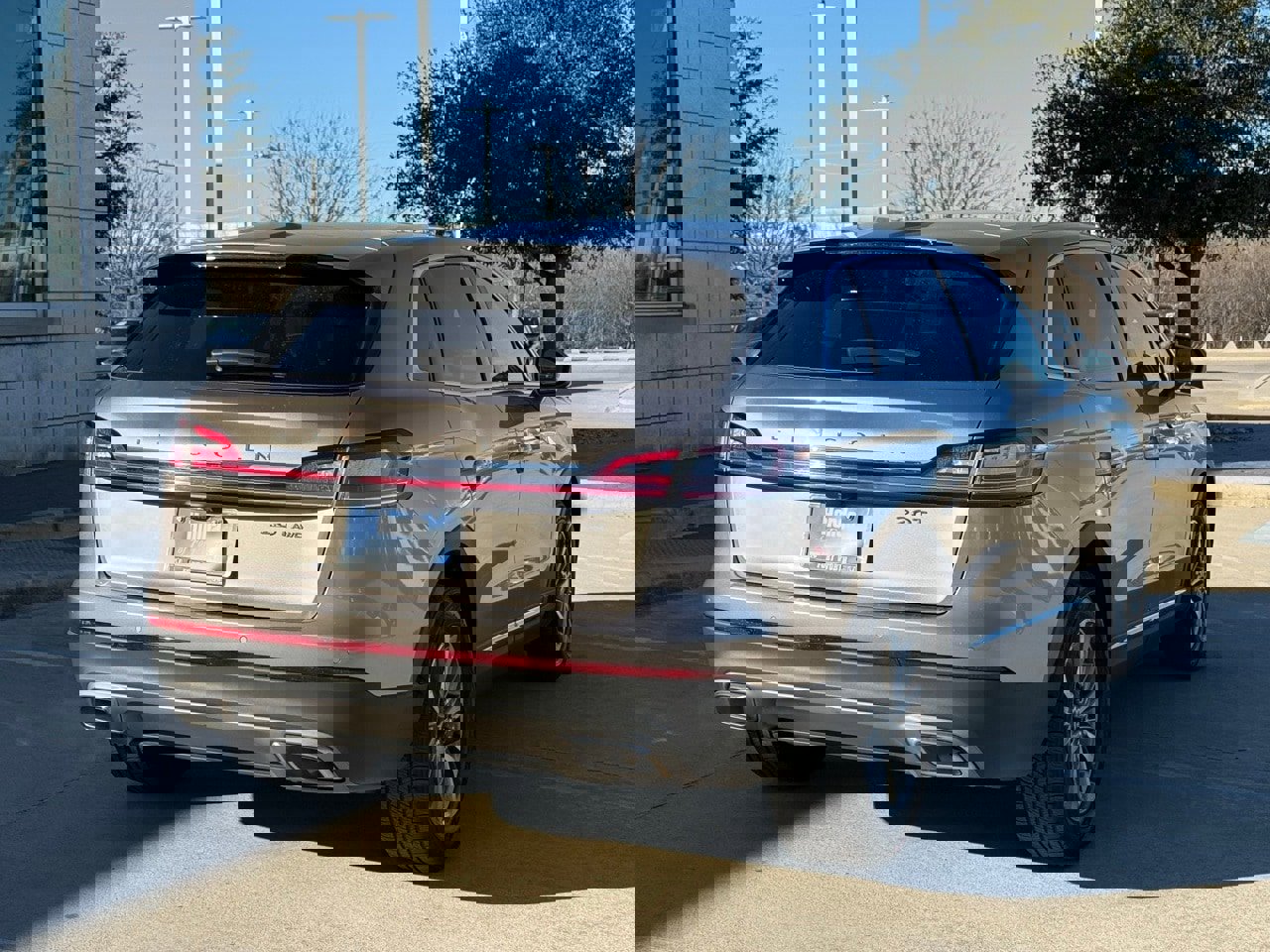 Used 2019 Lincoln Nautilus Select image 6