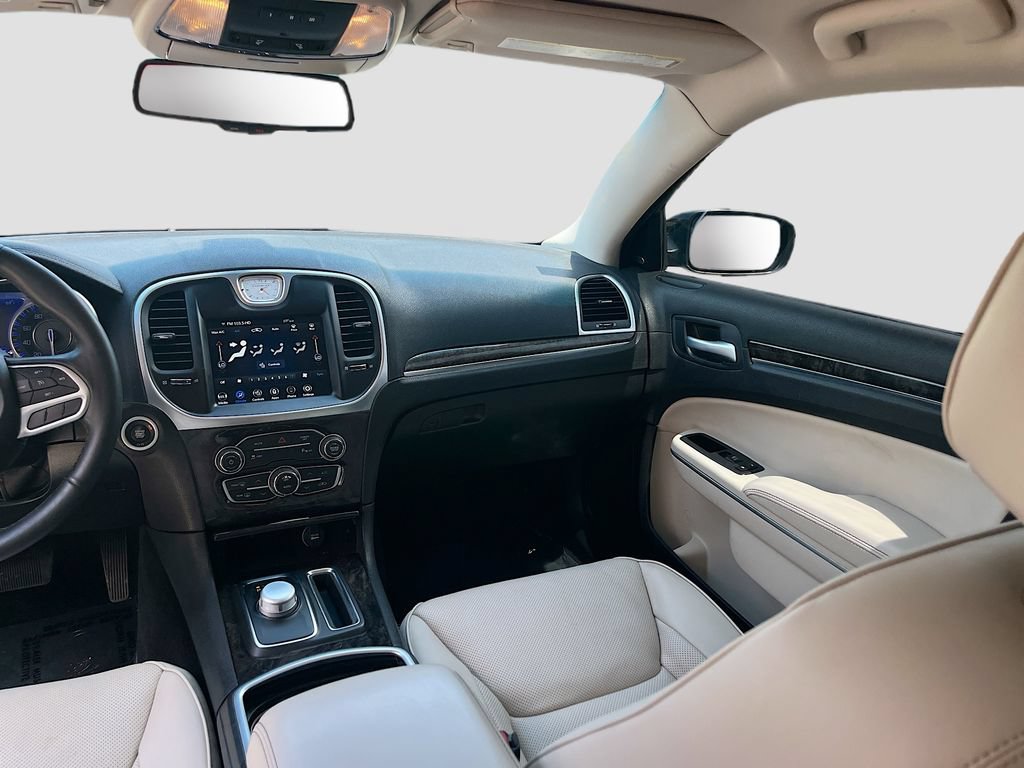 Used 2022 Chrysler 300 Touring L w/ Comfort Group RWD image 23