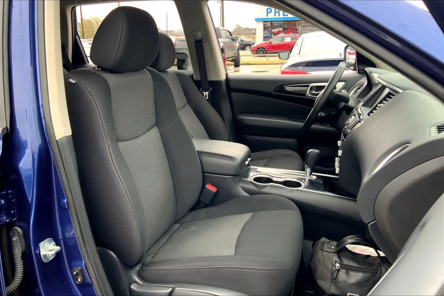 Used 2020 Nissan Pathfinder SV FWD image 8