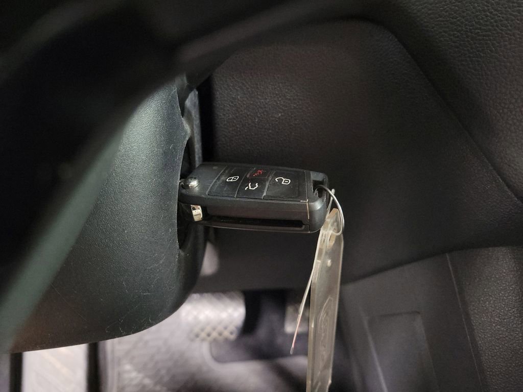 Used 2020 Volkswagen Tiguan S FWD image 16