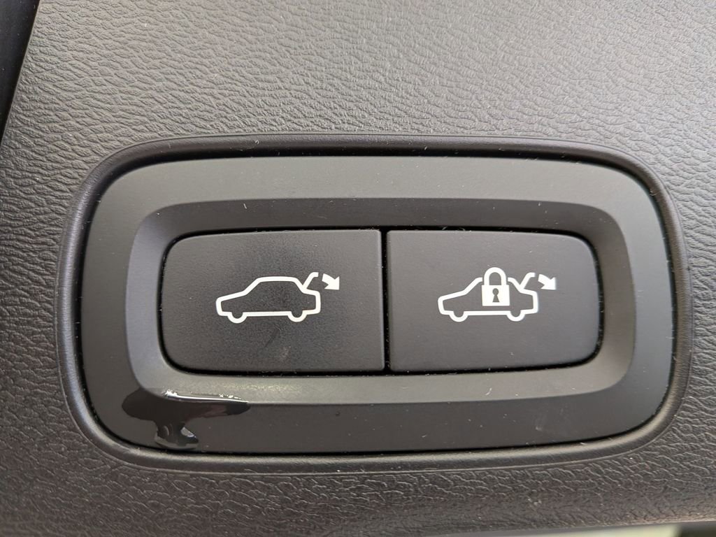 Used 2019 Volvo XC60 T6 Inscription w/ Protection Package Premier image 30