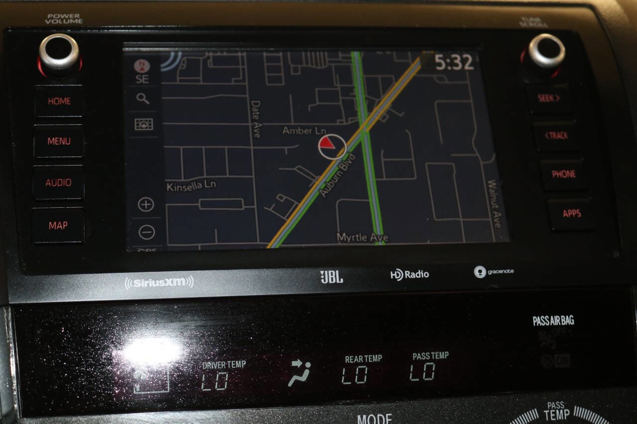 Used 2020 Toyota Sequoia Platinum image 32