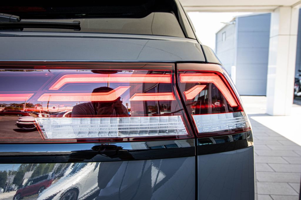 New 2026 Volkswagen Atlas Cross Sport SEL R-Line AWD/4WD image 17