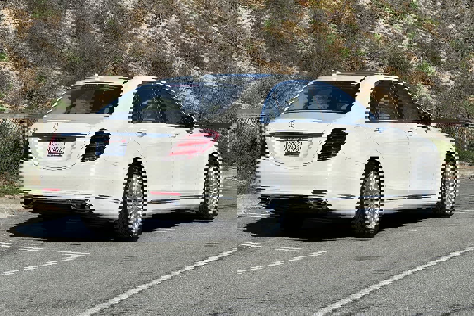 Used 2018 Mercedes-Benz S 560 Sedan image 2