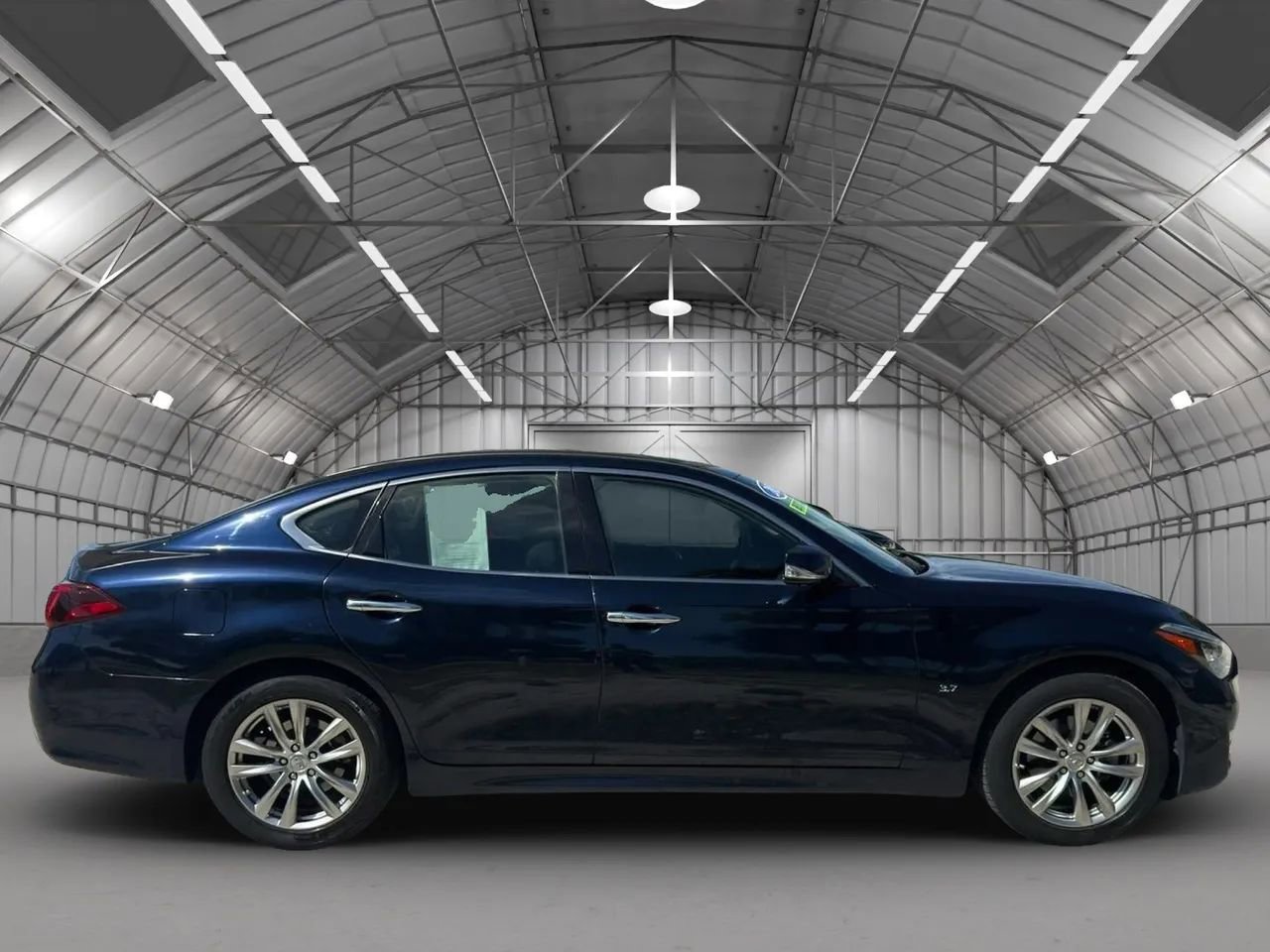 Used 2015 INFINITI Q70 3.7 RWD image 4