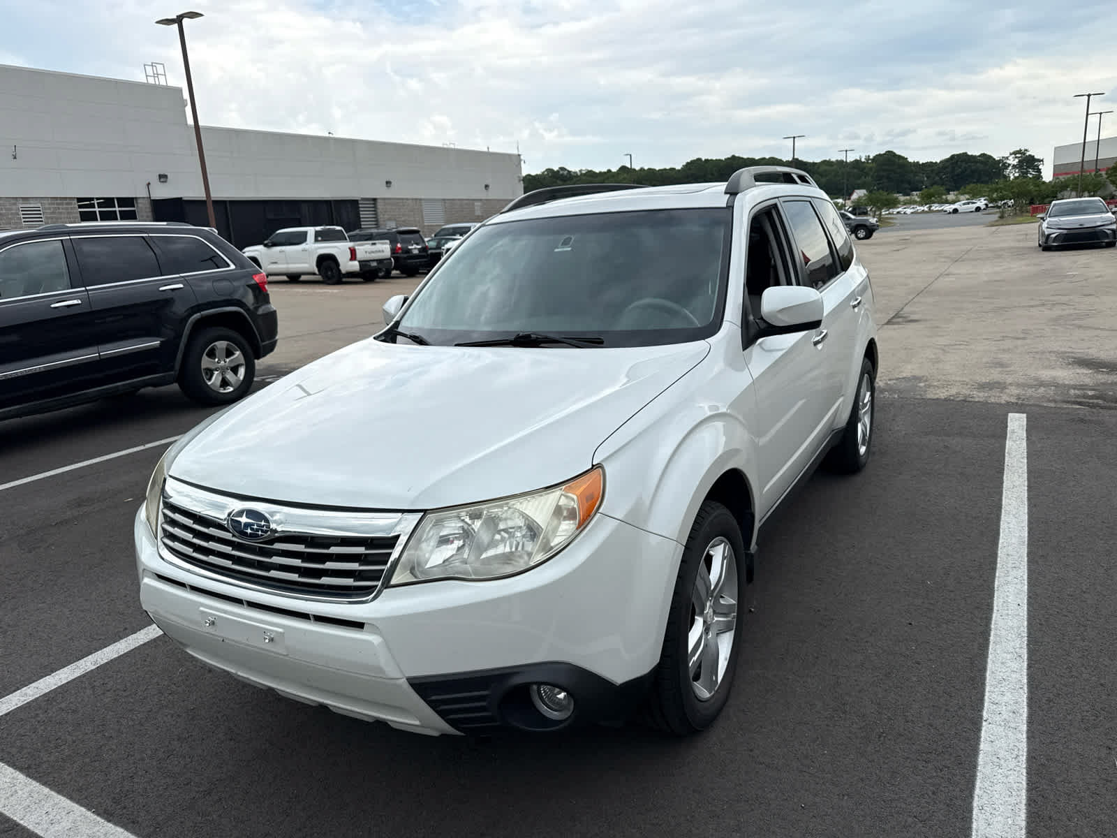 Used 2010 Subaru Forester 2.5X Limited AWD/4WD image 7