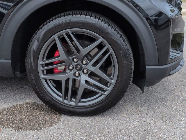 Certified 2025 Ford Explorer ST RWD image 11