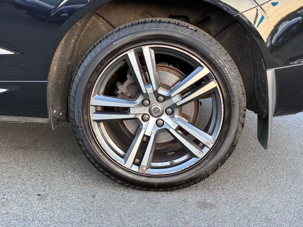 Used 2019 Volvo XC60 T6 Momentum w/ Premium Package image 52