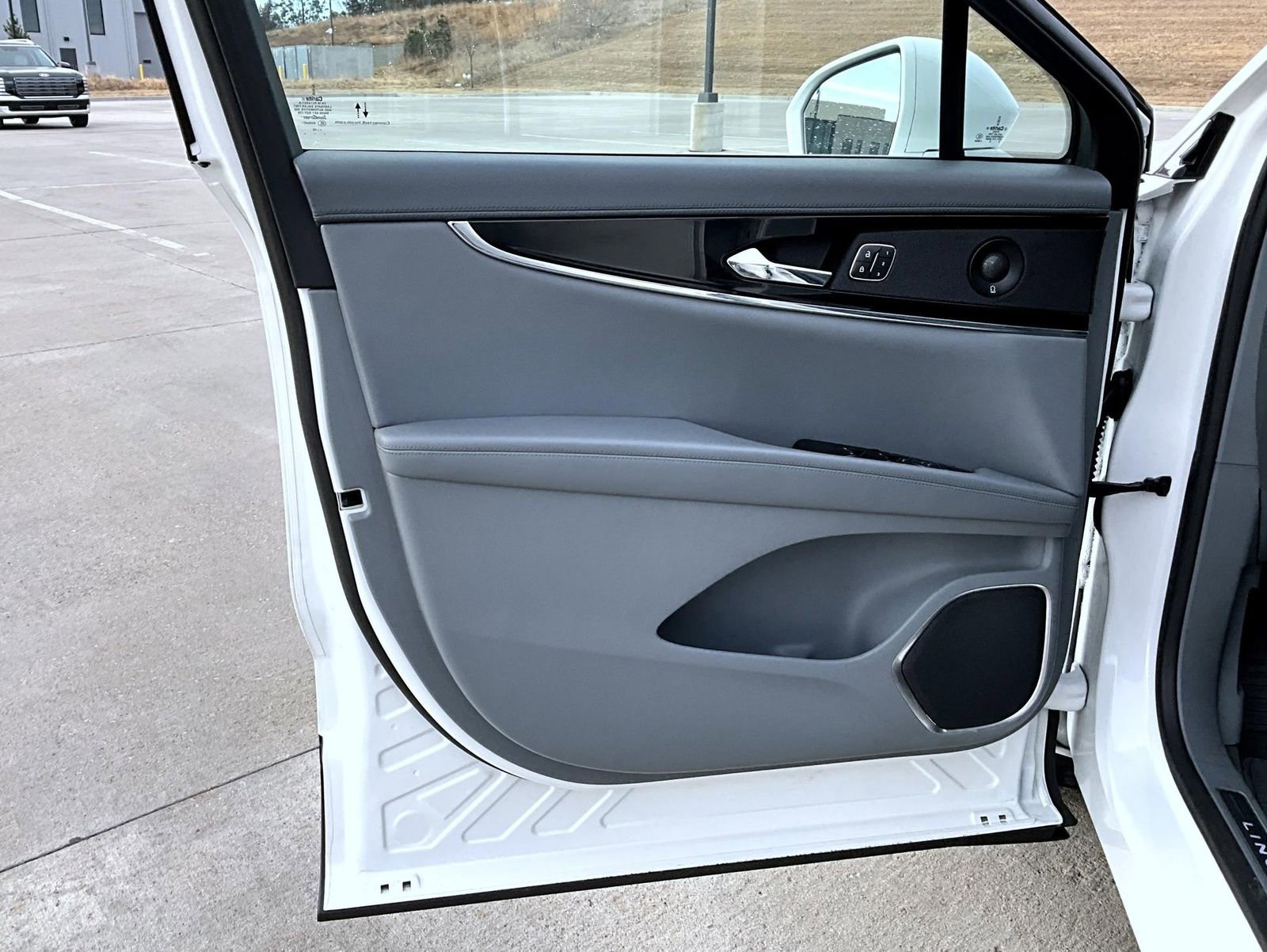 Certified 2022 Lincoln Nautilus Reserve w/ Equipment Group 201A image 10