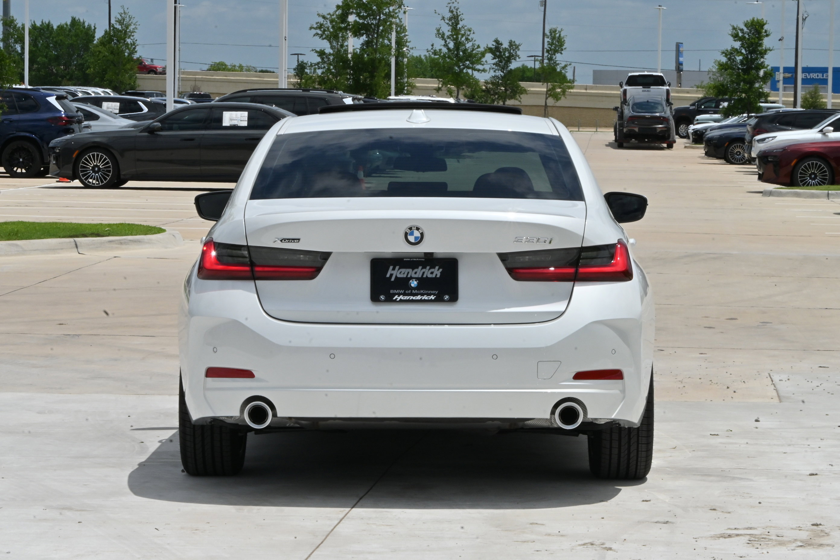 New 2026 BMW 330i xDrive Sedan AWD/4WD image 7