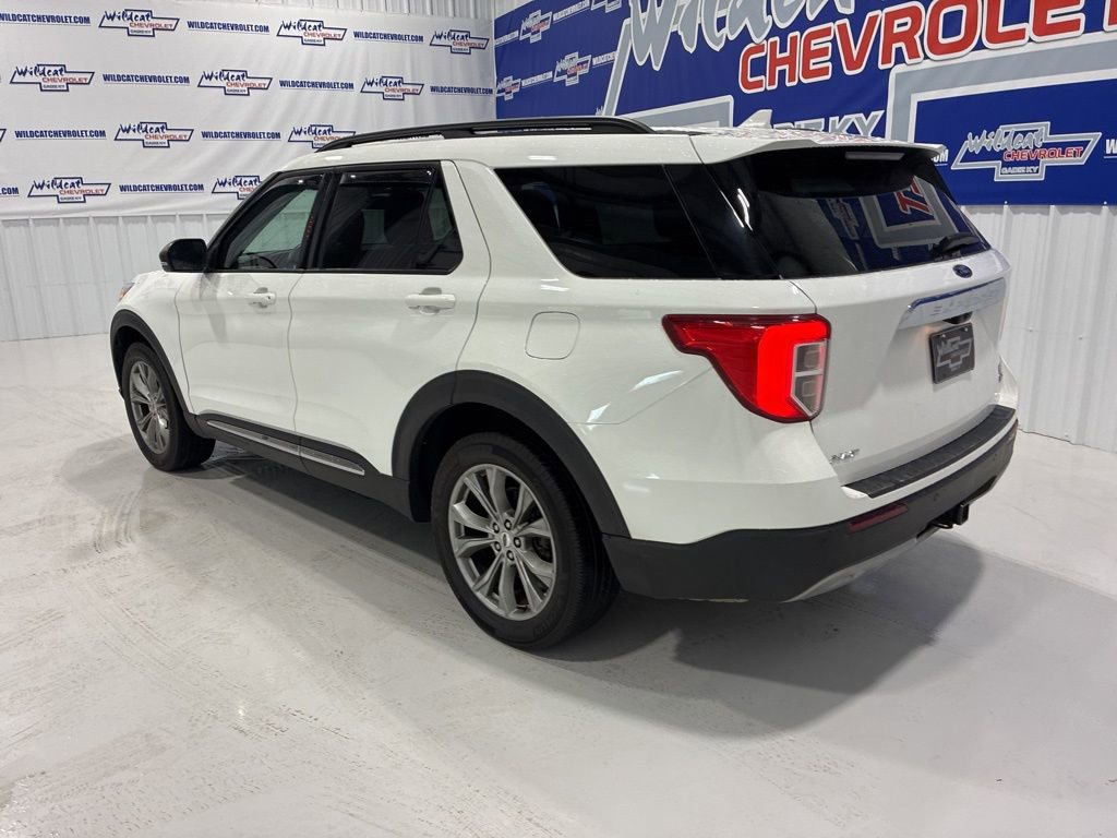 Used 2023 Ford Explorer XLT w/ Equipment Group 202A AWD/4WD image 5