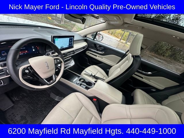Used 2025 Lincoln Corsair AWD w/ Equipment Group 101A image 16