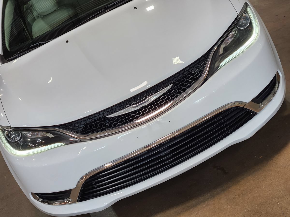 Used 2017 Chrysler 200 Limited Platinum FWD image 19