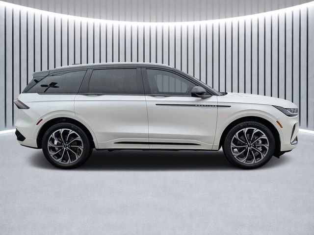 New 2026 Lincoln Nautilus Reserve image 2