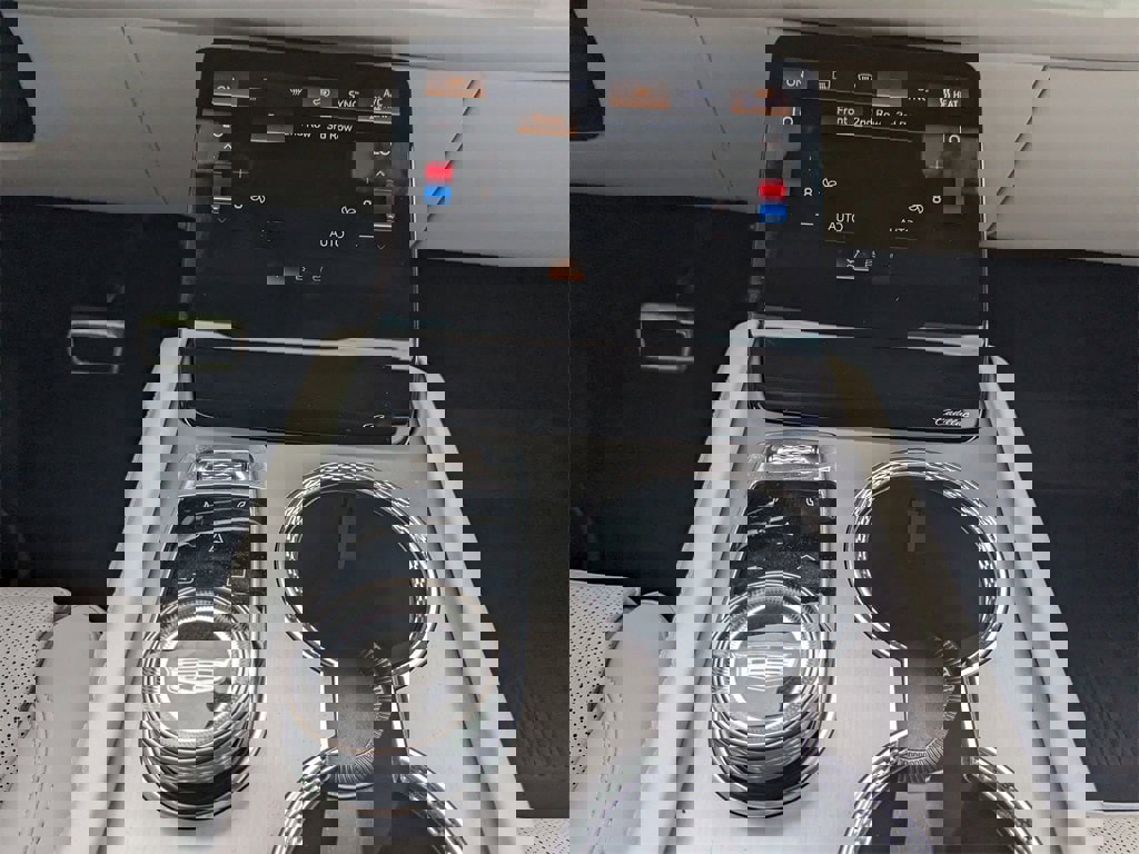 New 2026 Cadillac Vistiq Luxury w/ LPO, Floor Liner Package image 21