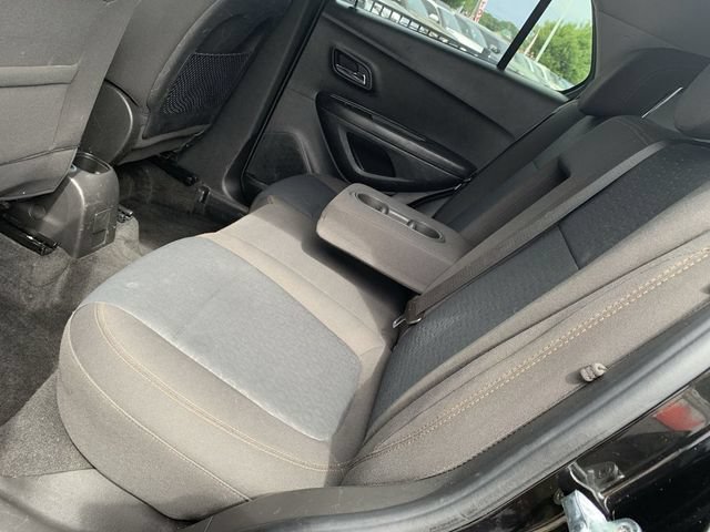 Used 2020 Chevrolet Trax LS w/ Tint and Cruise Package FWD image 10