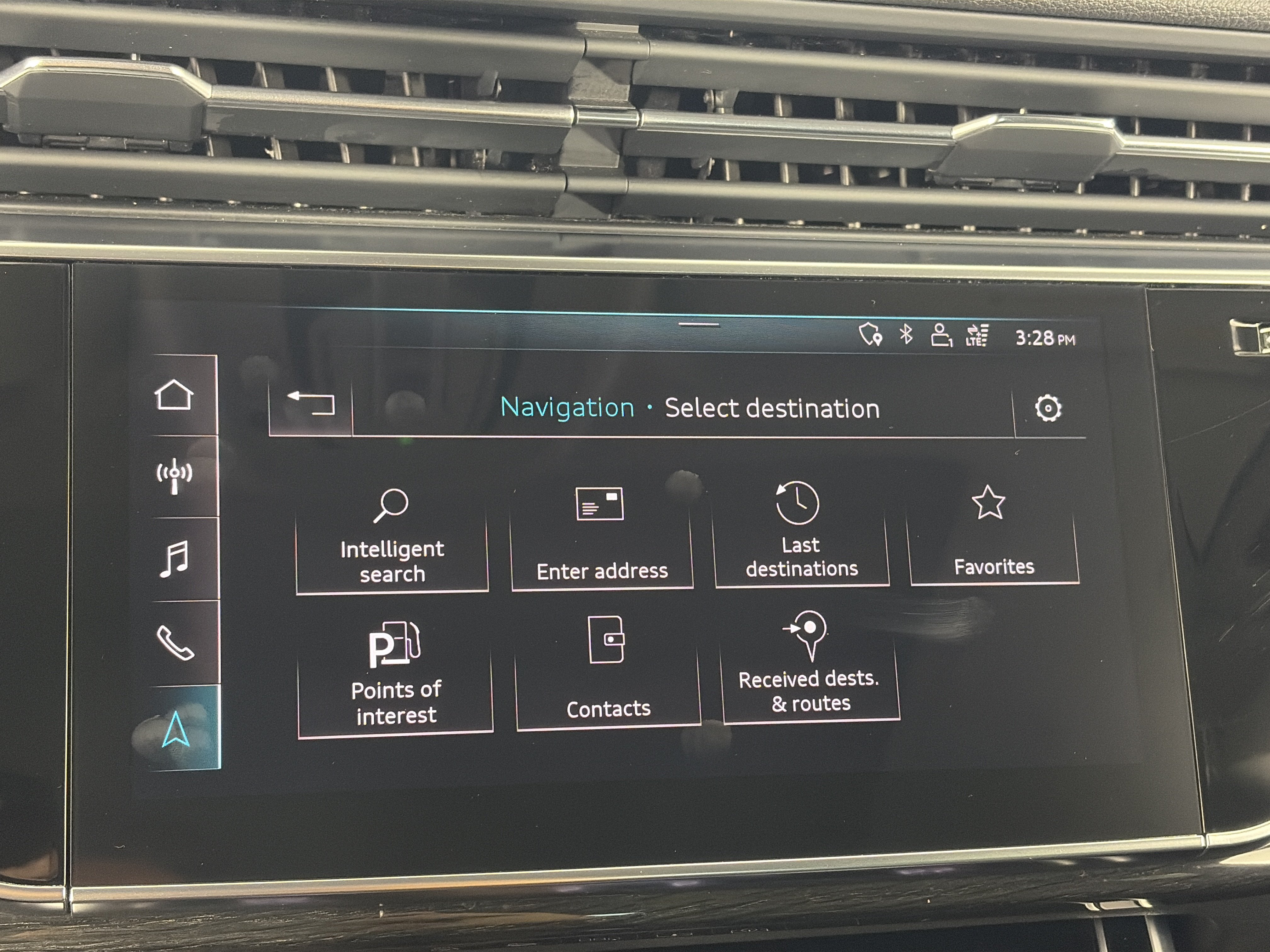 Used 2019 Audi Q8 Premium Plus AWD/4WD image 22