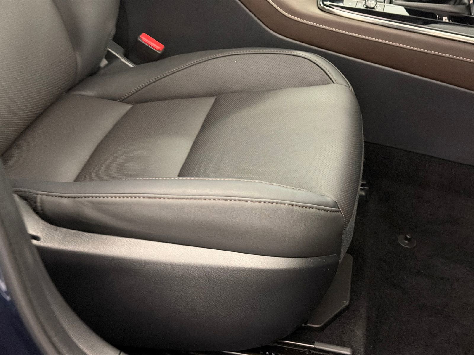 Certified 2025 MAZDA CX-30 AWD 2.5 S w/ Premium Package image 12