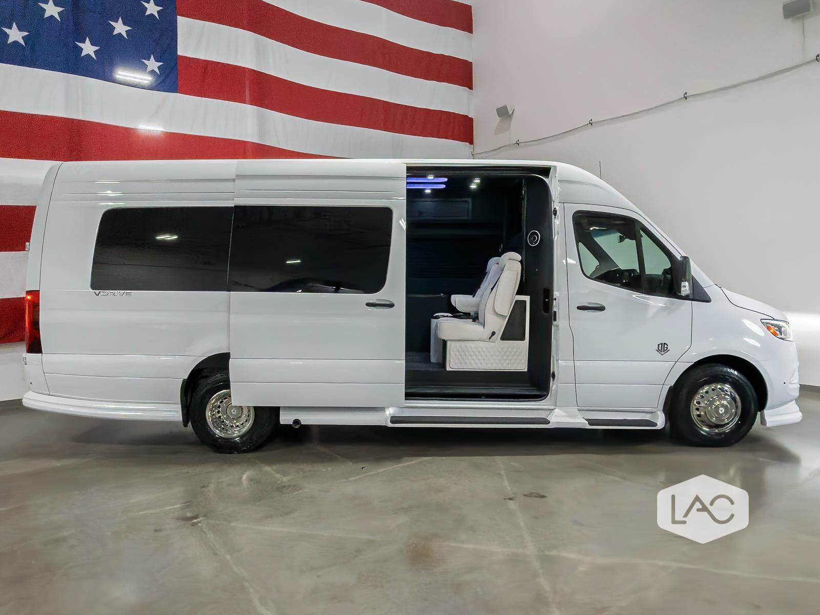 Used 2025 Mercedes-Benz Sprinter 3500 image 2