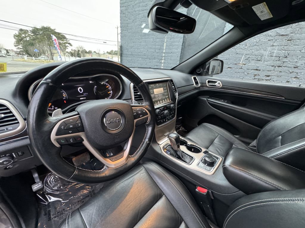 Used 2017 Jeep Grand Cherokee Limited image 12
