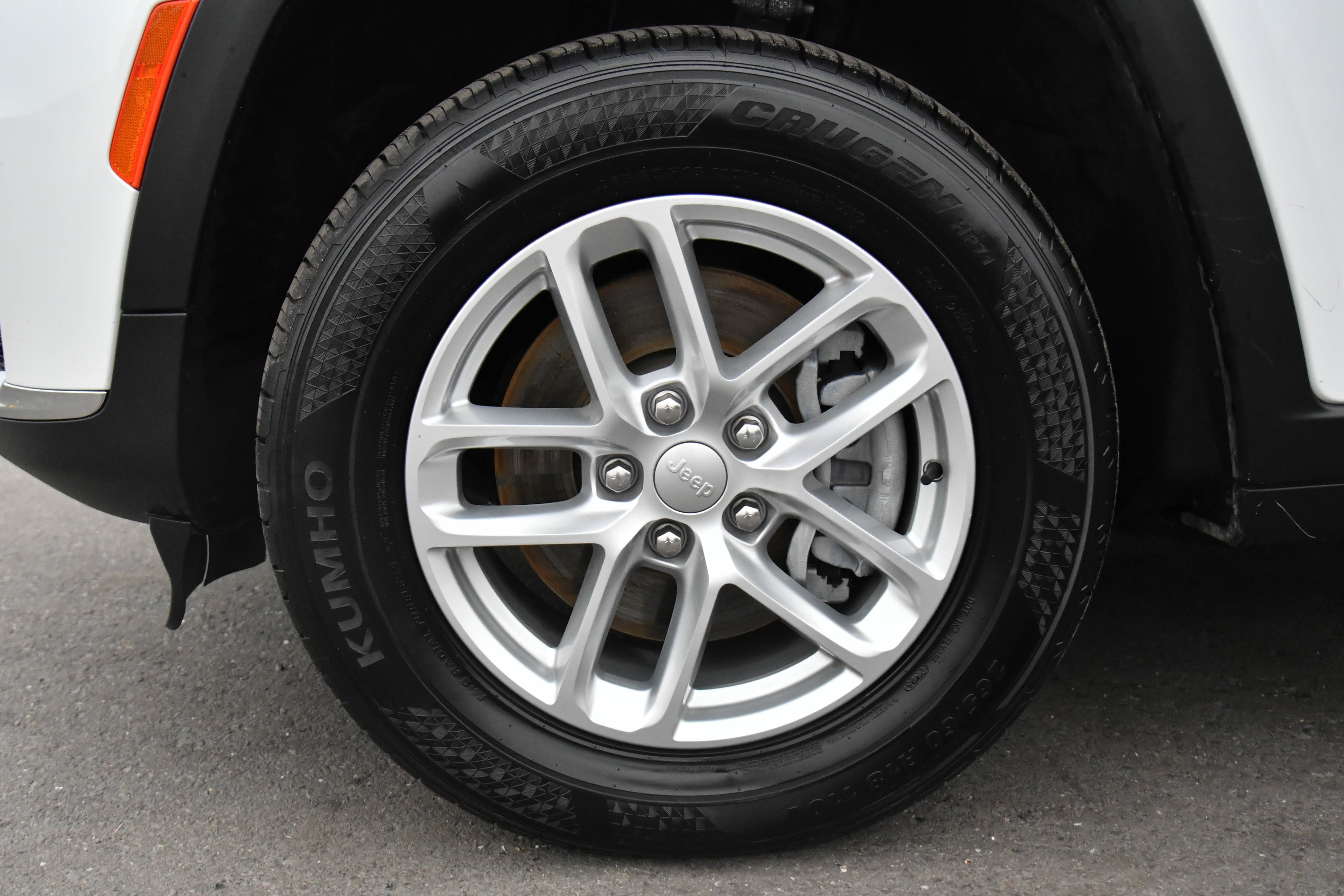 Used 2023 Jeep Grand Cherokee L Laredo image 12