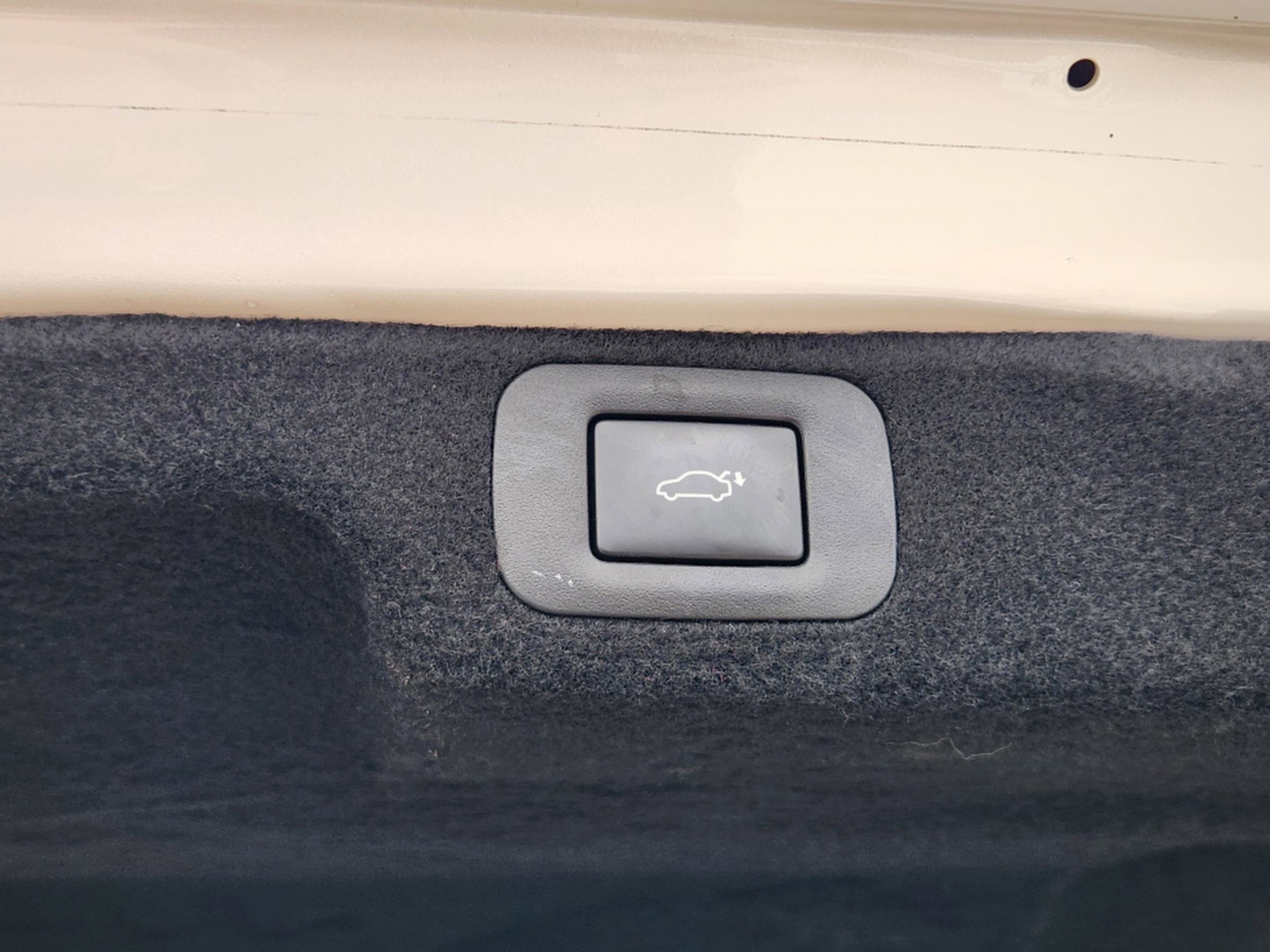 Used 2020 Lexus LS 500 w/ Interior Upgrade Package image 36