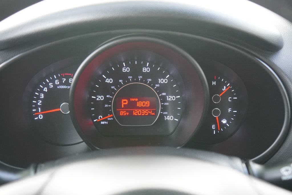 Used 2016 Kia Soul + FWD image 18