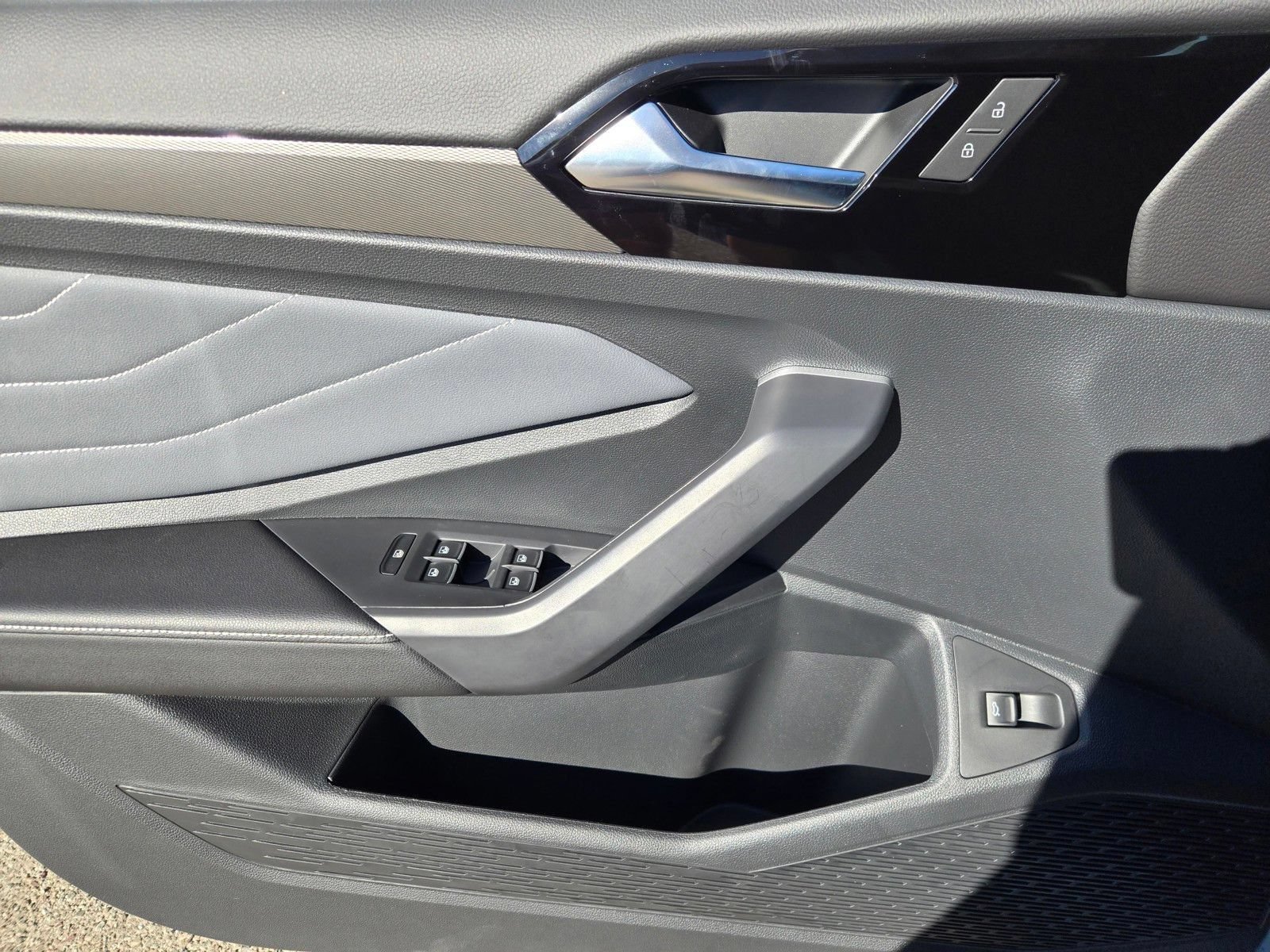 New 2026 Volkswagen Jetta SEL FWD image 13